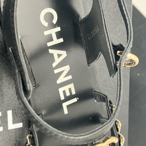 CHANEL 2023 interlocking CC logo gladiator open toe black sandals size 38 w/box - Picture 8 of 16